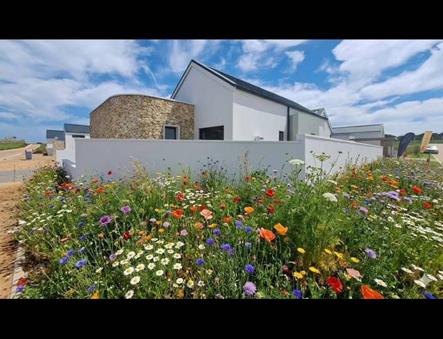 2 BEDROOM HOUSE FOR SALE IN STILBAAI-WES